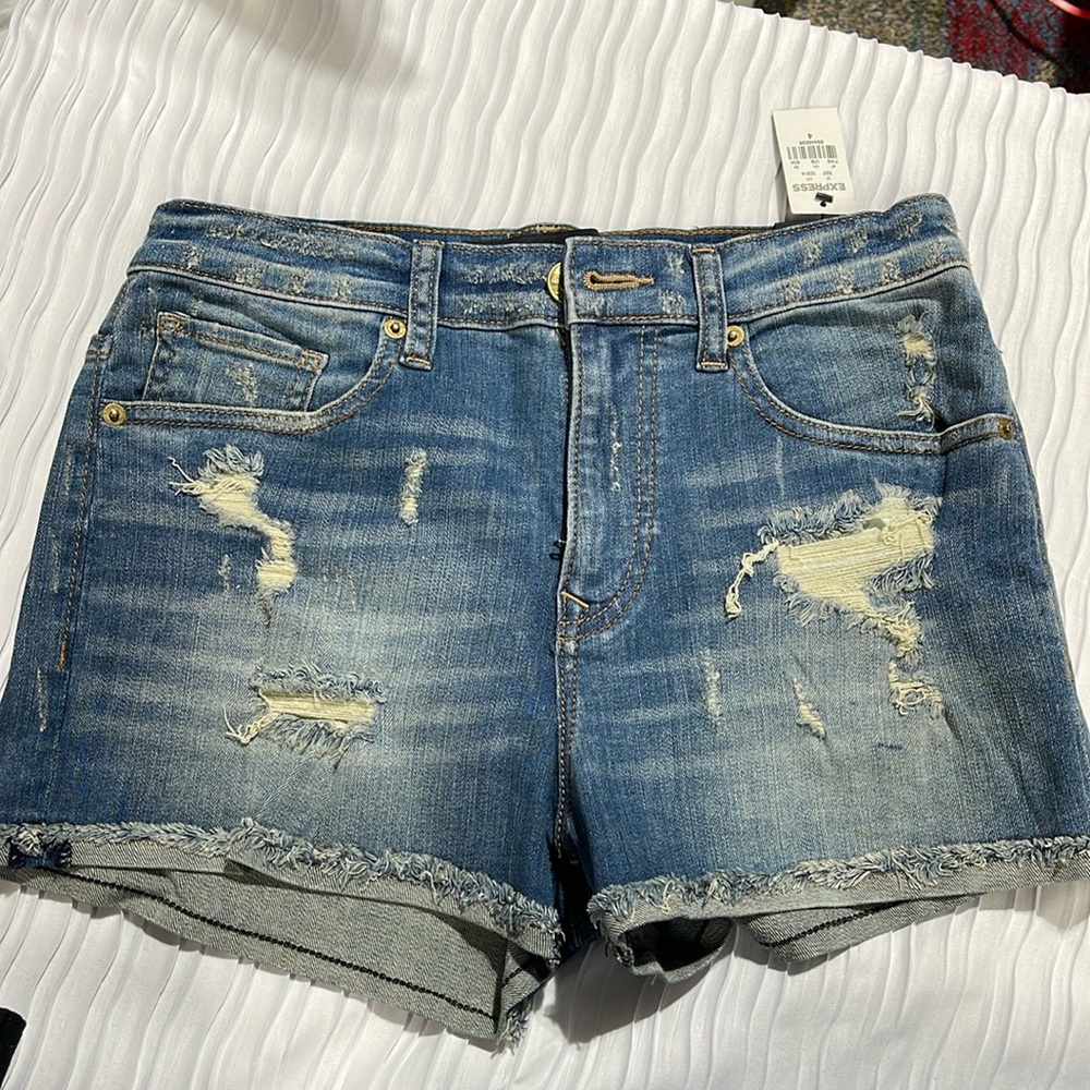 Express size 4 women’s high rise shorts